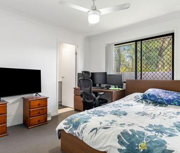 1/55 Fedrick st Charming, Comfortable Living Starts Here - Photo 2