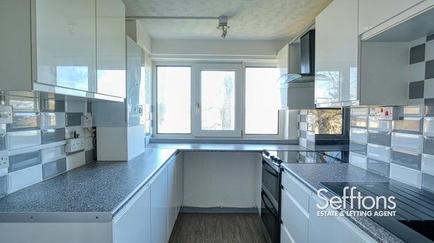 2 bedroom flat to rent - Photo 1