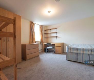 5 bedroom end of terrace house to rent - Photo 6