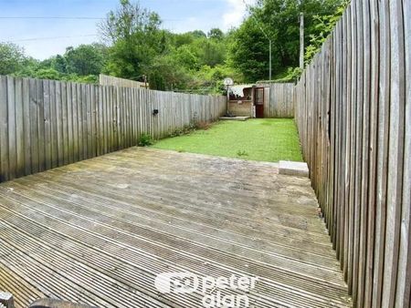 3 bedroom terraced house to rent - Photo 5