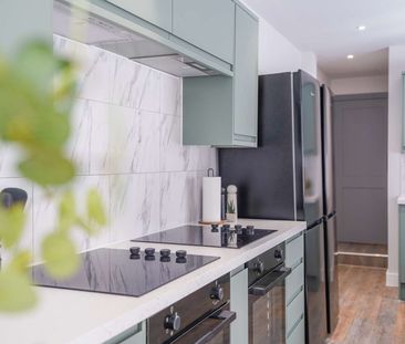 Luxurious 6-Bed Student House Share SO15 2HR Room 7 - Photo 1