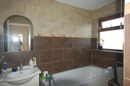 3 bedroom apartment to rent - Photo 5