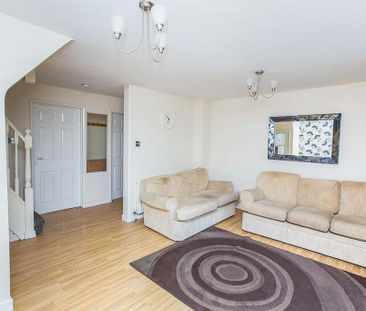 3 bedroom end of terrace house to rent - Photo 4