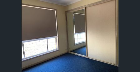 3-Bed, 2-Bath Home with Pool in Quiet Cul-de-Sac - Photo 3