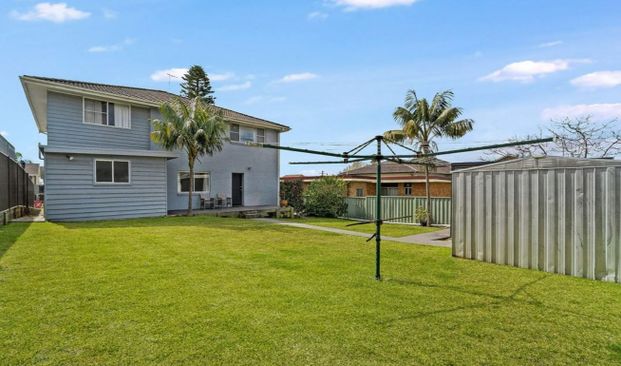 SPACIOUS FAMILY LIVING IN ONE OF GREYSTANES' MOST DESIRABLE STREETS - Photo 1