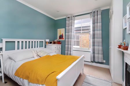 Ellerton Road, Surbiton, KT6 - Photo 2