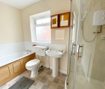 5 bedroom terraced house to rent - Photo 4