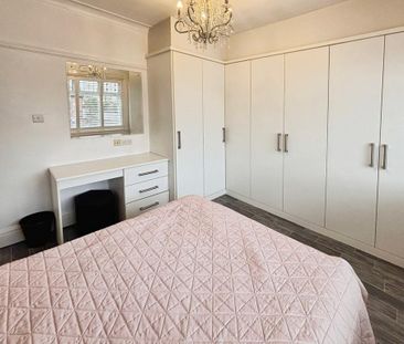 4 bedroom semi-detached house to rent - Photo 2