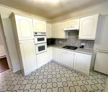 4 bedroom detached house to rent - Photo 4