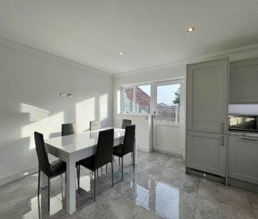 The Street, Bury St. Edmunds, Holywell Row - Photo 1