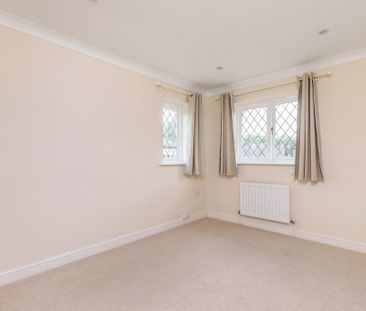 4 bedroom detached house to rent - Photo 6