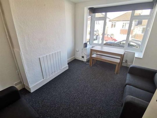 Milner Road, Brighton, BN2 - Photo 1