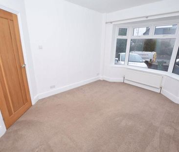 4 bedroom semi-detached bungalow to rent - Photo 4