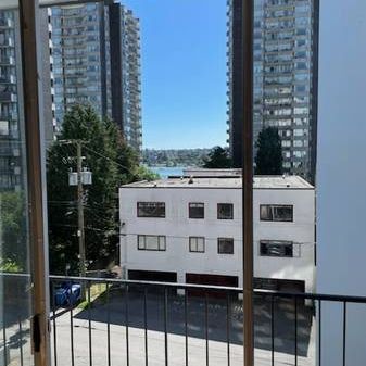 One Bedroom across from English Bay - Photo 3