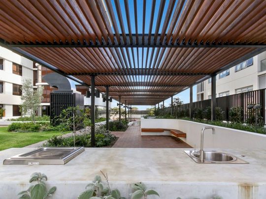 709/15 Jack Brabham Drive, Hurstville - Photo 1