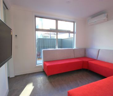 10-bedroom shared house / townhouse, Norman Street - Photo 2