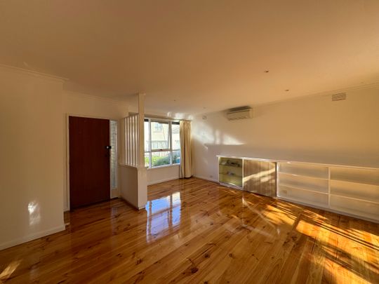 3/11 Rangeview Grove, Balwyn North VIC 3104 - Apartment For Rent | Domain - Photo 1