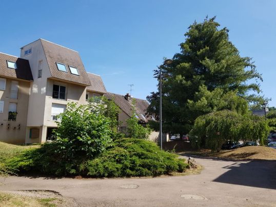 Bel appartement T2 Mezzanine dans cadre verdoyant à Clamecy - Photo 1