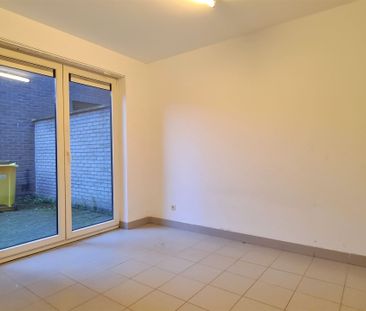 Gelijkvloers appartement met 2slaapkamers en koer - Photo 2