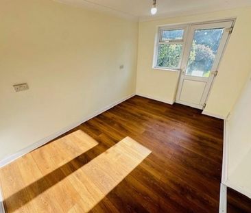 3 bedroom House To Let - Photo 2