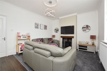 37, Churchfield Lane, Rothwell, Leeds, West Yorkshire, LS26 0NA - Photo 2