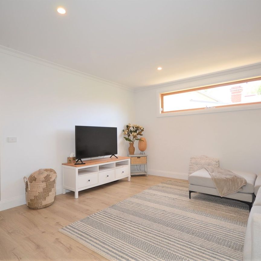 FULLY FURNISHED - CONTACT AGENT FOR AVAILABILITY!! - Photo 1