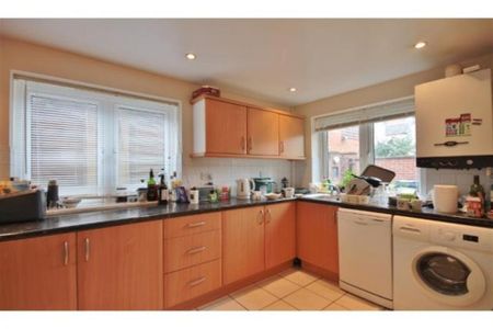 3 bedroom apartment to rent - Photo 5