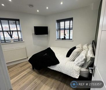 1 bedroom in a house share to rent - Photo 2