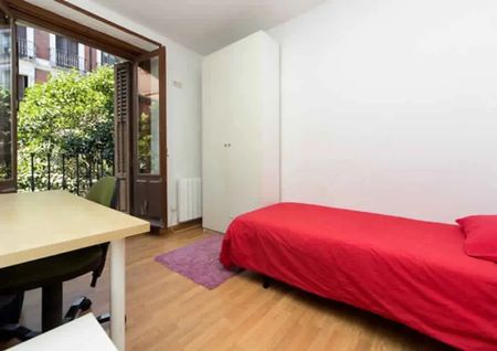 Calle de Embajadores, Madrid, Community of Madrid 28012 - Photo 4