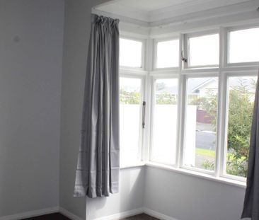 Family Home on Douglas Street - Photo 4