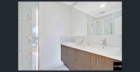 Stunning Family Home in Tarneit | 11 Airedale Avenue - Photo 3