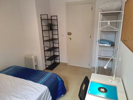 Calle Jerónimo Hernández, Sevilla, Andalusia 41003 - Photo 3