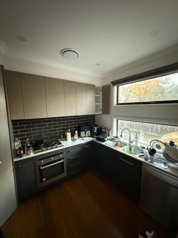 West Footscray - Photo 2