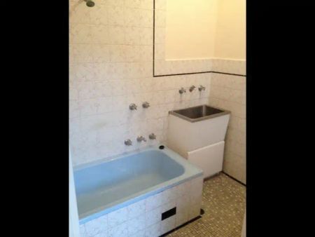 “ONE BEDROOM UNIT IN A GREAT LOCATION!” - Photo 3