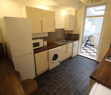 5 bedroom terraced house to rent - Photo 2