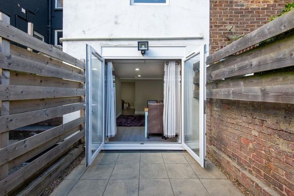 2 bedroom house to rent - Photo 1