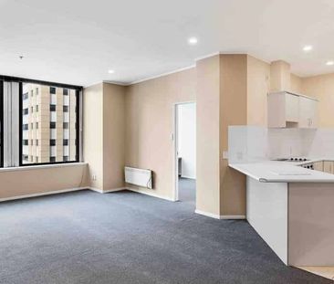 Central Auckland Living - Spacious Two-Bedroom Apartment - Photo 4