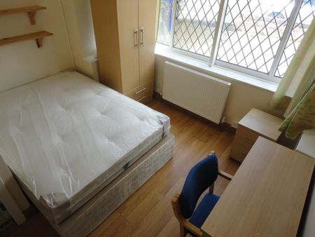 7 bedroom semi-detached house to rent - Photo 2