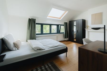 Lichtrijke, gerenoveerde, bemeubelde studio in cohousing — De Pintelaan 124, 9000 Gent - Photo 3