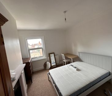 5 bedroom house - Photo 3