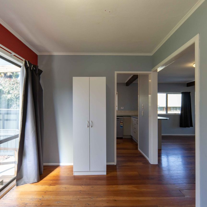 Spacious Family Home in a Prime Location - Photo 1