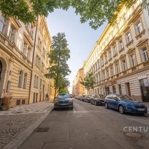 Luxusní garsonka na Vihohradech k okamžitému nastěhování - Photo 1