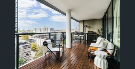 Luxury Living Meets Designer Comfort | Fully Furnished Executive Residence - Photo 4