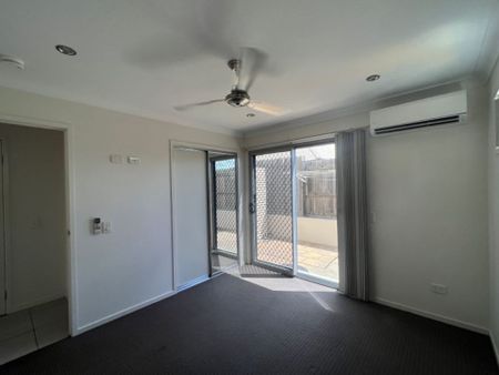 Modern Townhouse Living in a Great Complex - Photo 4