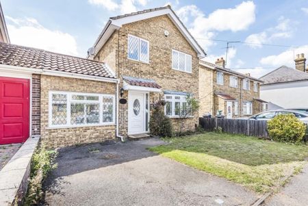 56 Sanway Close, Byfleet - 4 bedrooms Property for lettings - Seymours - Photo 5