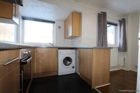 2 bedroom property to rent in Basildon - Photo 3