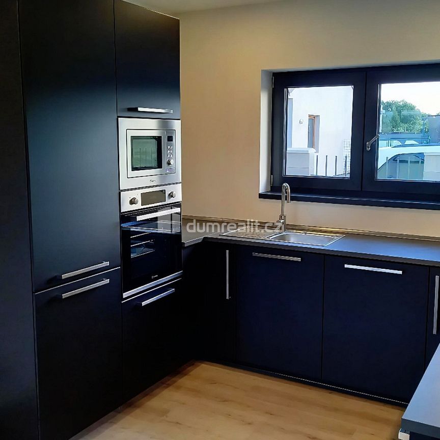 Pronájem domu 117 m² s pozemkem 360 m² - Photo 1