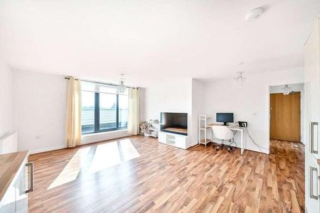 Oak House, Victory Park Road, Addlestone, Surrey, KT15 - Photo 3