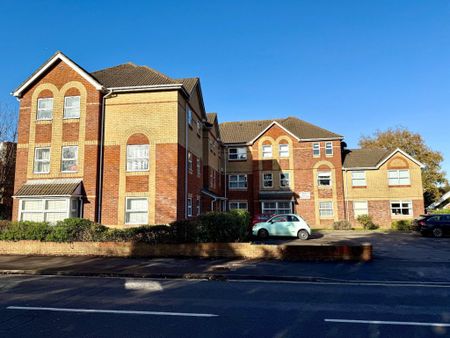 2 Bedroom Flat / Apartment - Lower Northam Road, Hedge End - Photo 3