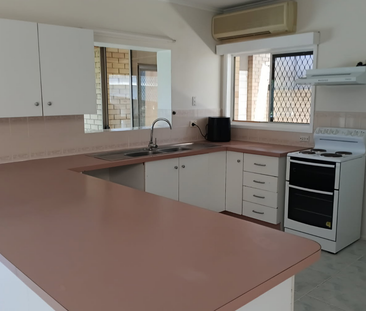 2 Binda Place, Bundall, QLD - Photo 4